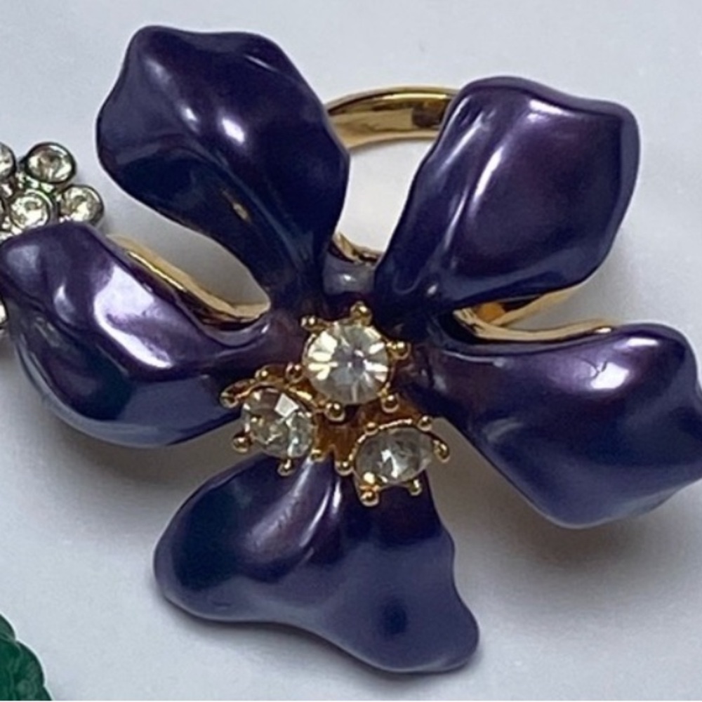 Vintage Kenneth Jay Lane (KJL) Simulated Pearl Ring, Swarovski crystals, Size 5 - Picture 3 of 6